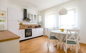 Tonka Apartment